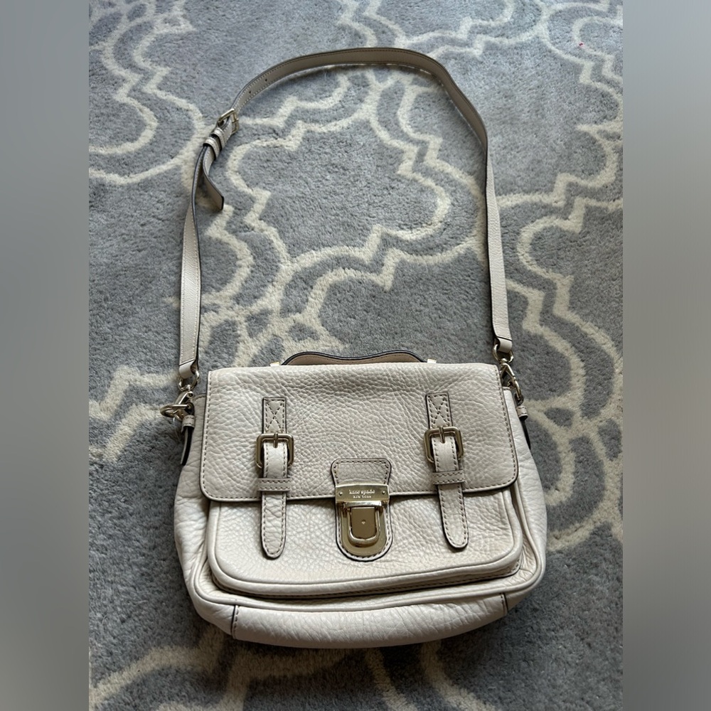 Kate Spade Lola Ave Lia Pebbled Leather Crossbody Messenger Purse Chalk White